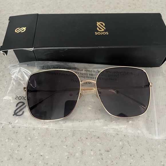 sojos Accessories - New Sojos aviator sunglasses